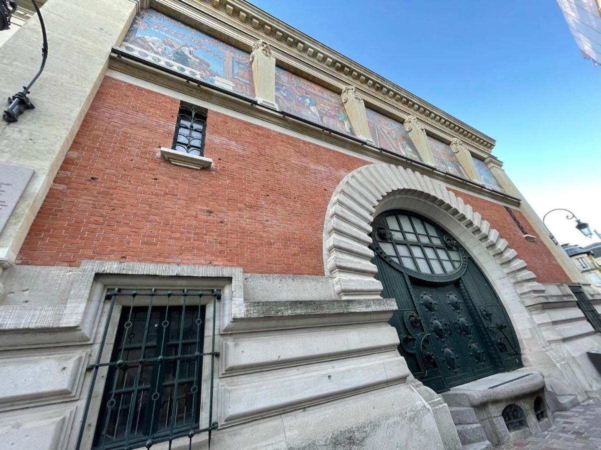 Charme De L'Ancien Pour Cet Appartement Entierement Renove Dans L'Hypercentre De Reims Zewnętrze zdjęcie
