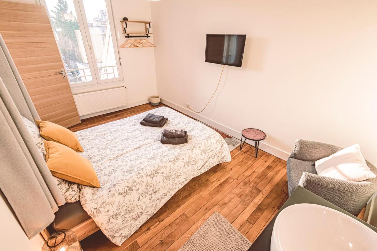 Charme De L'Ancien Pour Cet Appartement Entierement Renove Dans L'Hypercentre De Reims Zewnętrze zdjęcie